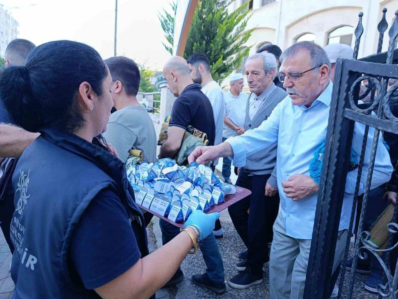 Aydın B&uuml;y&uuml;kşehir vatandaşlarla bayramlaştı
