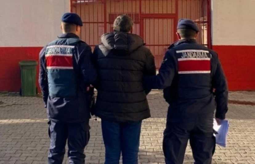 Aydın&rsquo;da 10 yıl hapis cezası bulunan uyuşturucu h&uuml;k&uuml;ml&uuml;s&uuml; yakalandı
