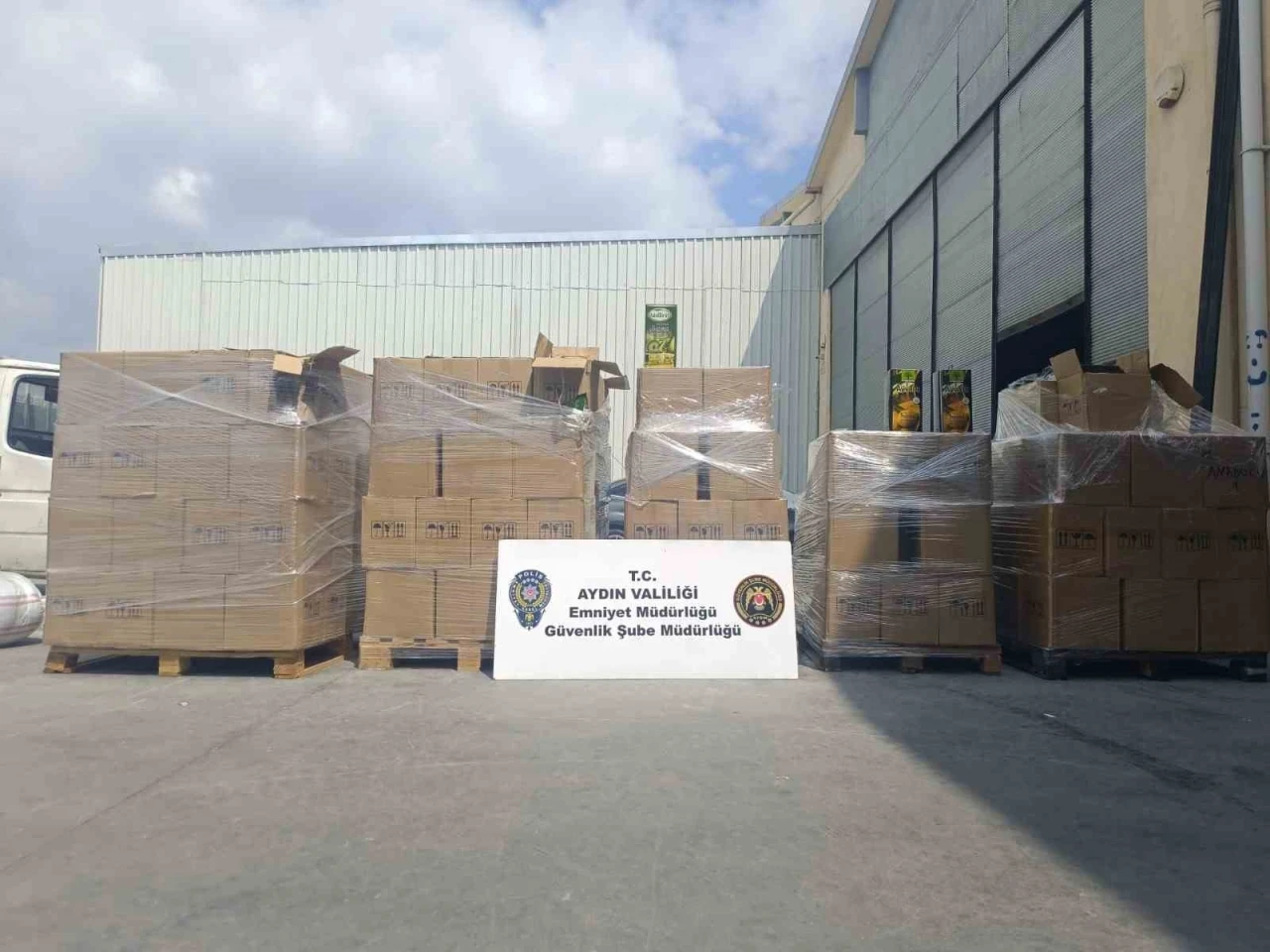 Aydın&rsquo;da 5 bin litre tağşiş zeytinyağı ele ge&ccedil;irildi
