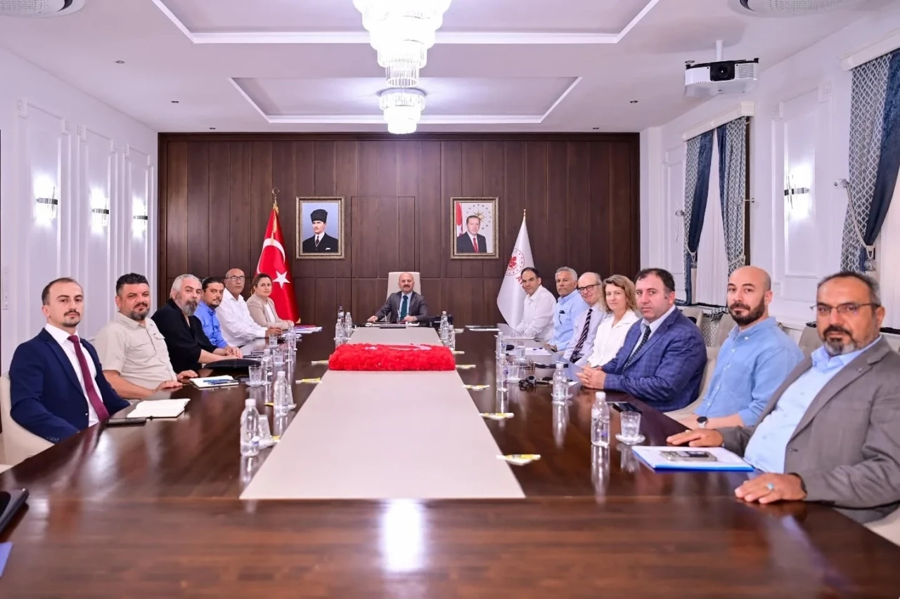 Aydın&rsquo;da arkeolojik kazılar ve k&uuml;lt&uuml;rel miras i&ccedil;in yol haritası masaya yatırıldı
