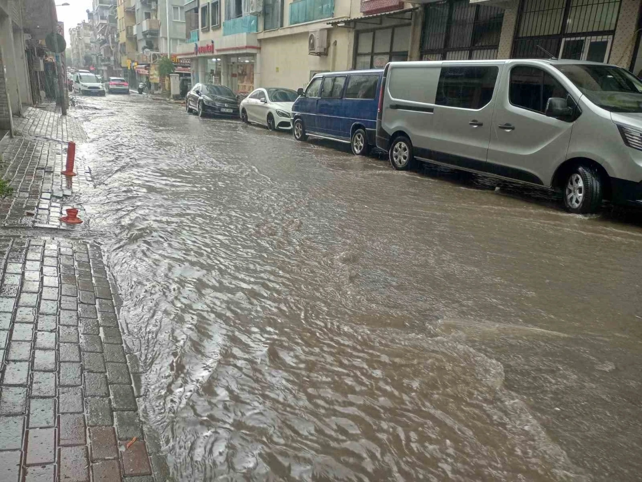 Aydın’da beklenen yağmur başladı

