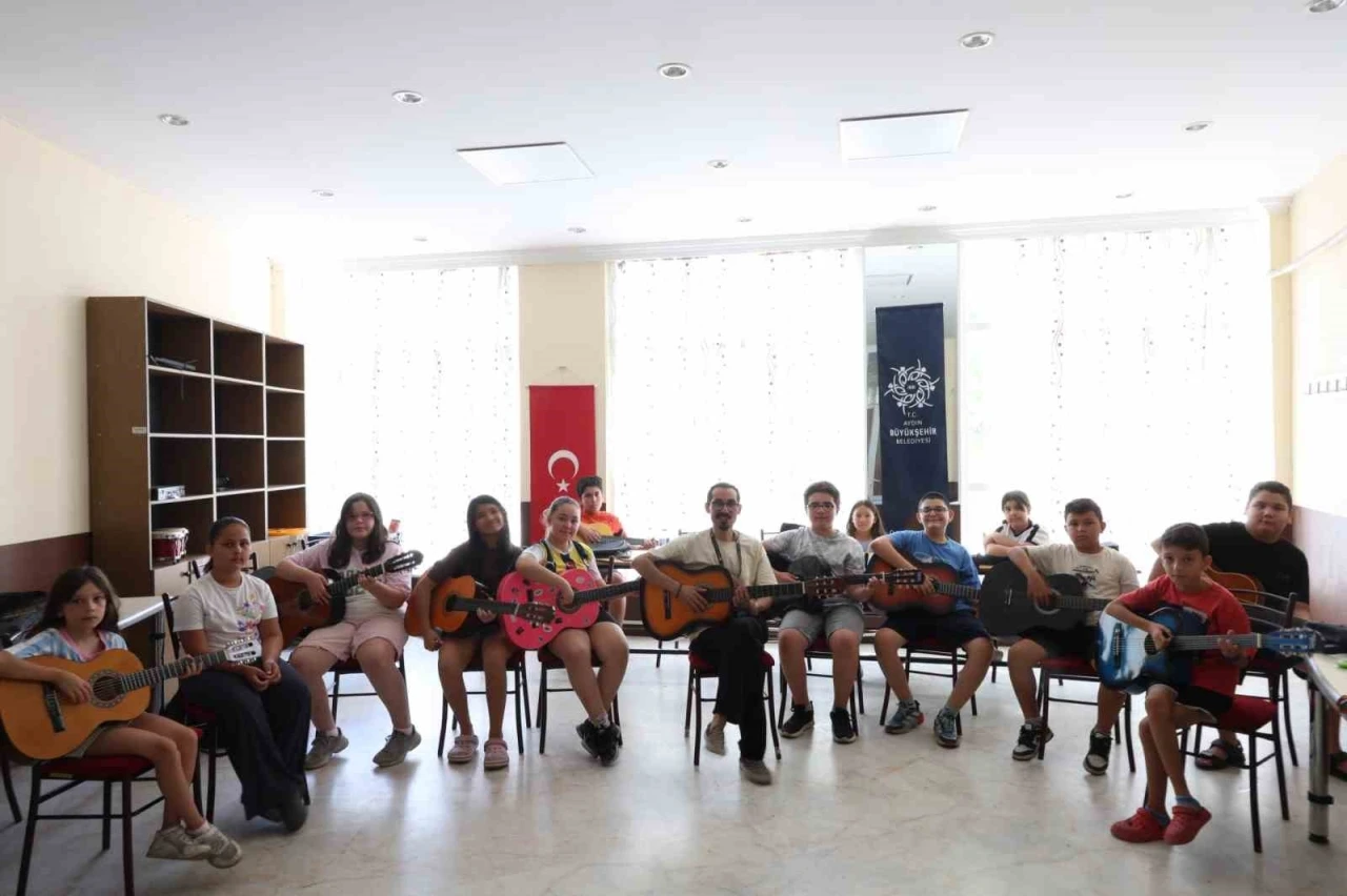 Aydın&rsquo;da &ccedil;ocuklar sanatla buluşuyor
