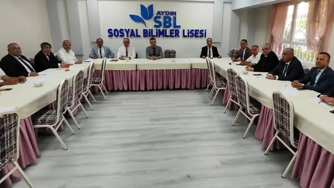 Aydın&rsquo;da il&ccedil;e milli eğitim m&uuml;d&uuml;rleri bir araya geldi
