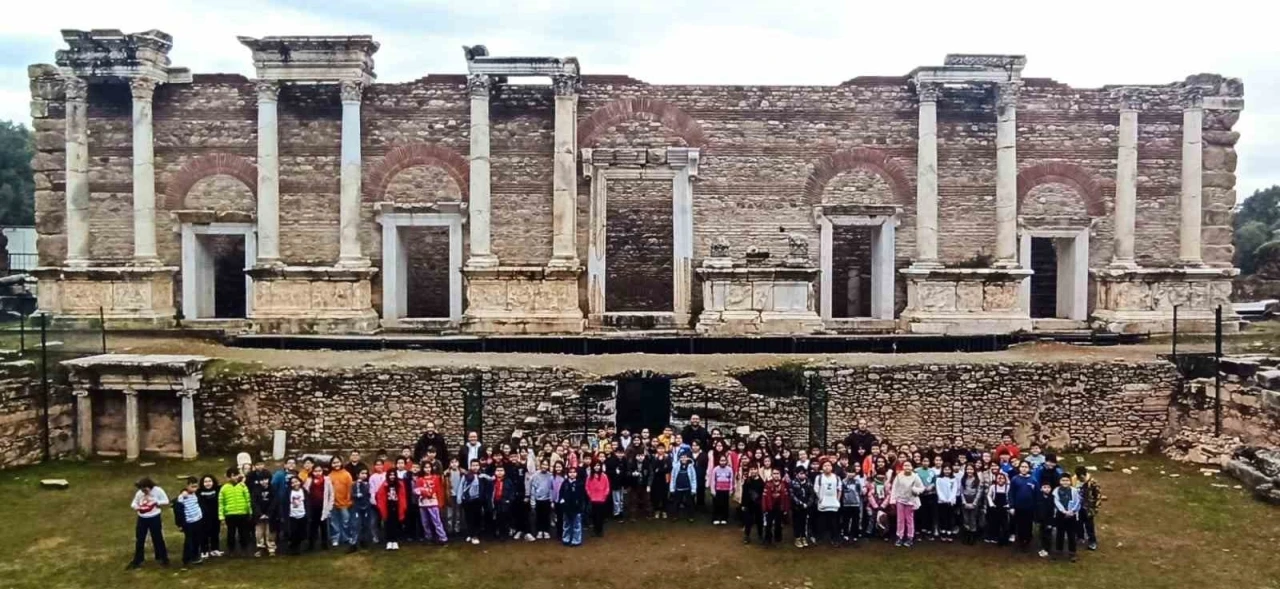 Aydın’da ilkokul öğrencileri, Sosyal Bilgiler dersini tarihle buluşturdu