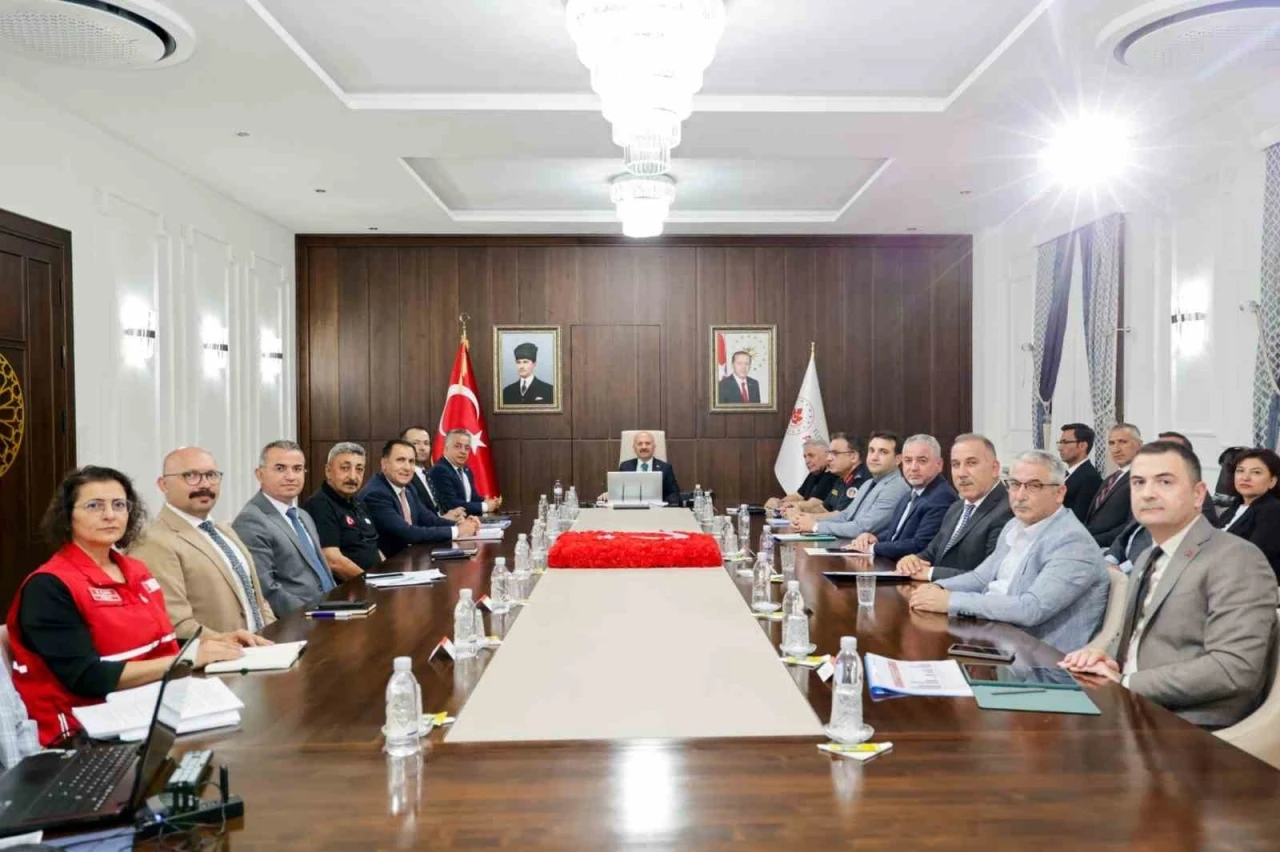 Aydın&rsquo;da kadına y&ouml;nelik şiddetle m&uuml;cadele toplantısı d&uuml;zenlendi

