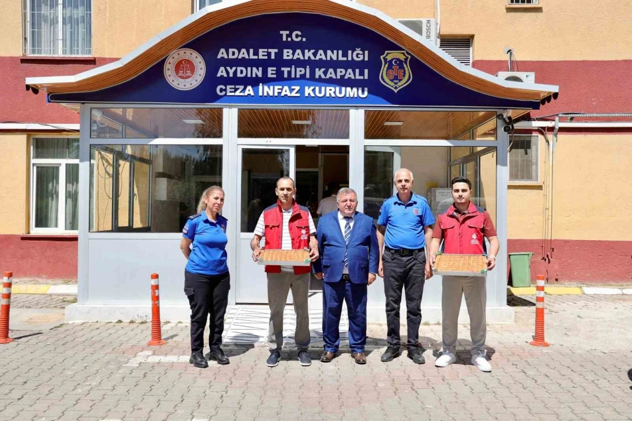 Aydın’da mahkumlara cevizli baklava ikramı
