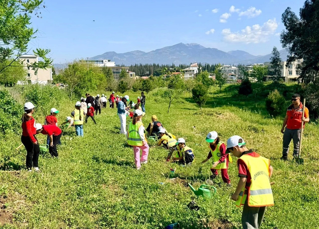 Aydın&rsquo;da &ouml;ğrenciler doğayla buluştu
