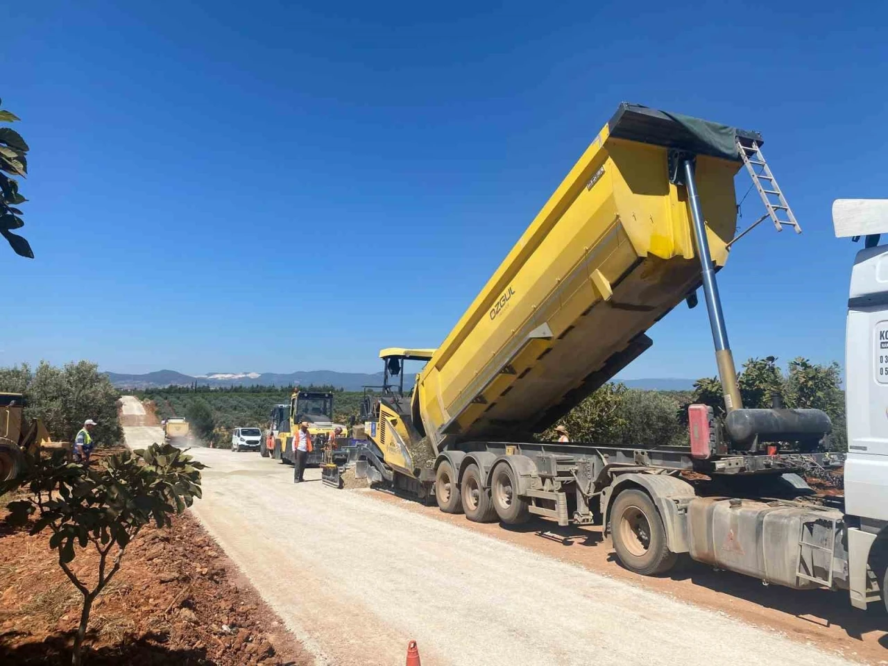 Aydın&rsquo;da yol &ccedil;alışmaları s&uuml;r&uuml;yor

