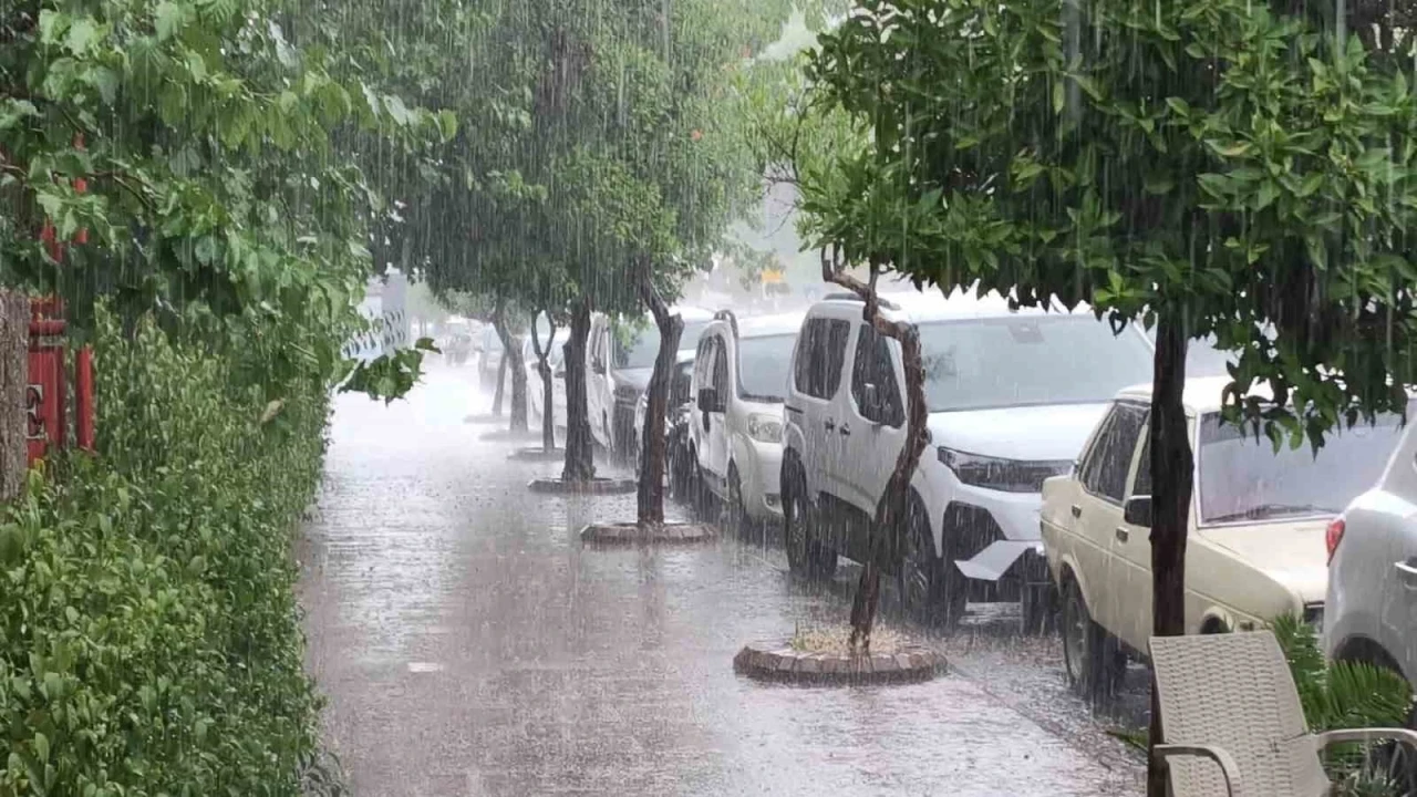 Aydın&rsquo;ın doğu il&ccedil;eleri i&ccedil;in kuvvetli yağış uyarısı
