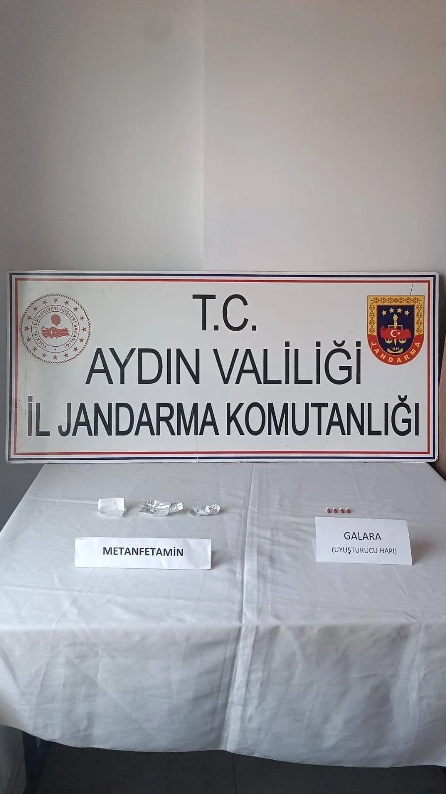 Aydın jandarması uyuşturucuya geçit vermiyor: 27 gözaltı
