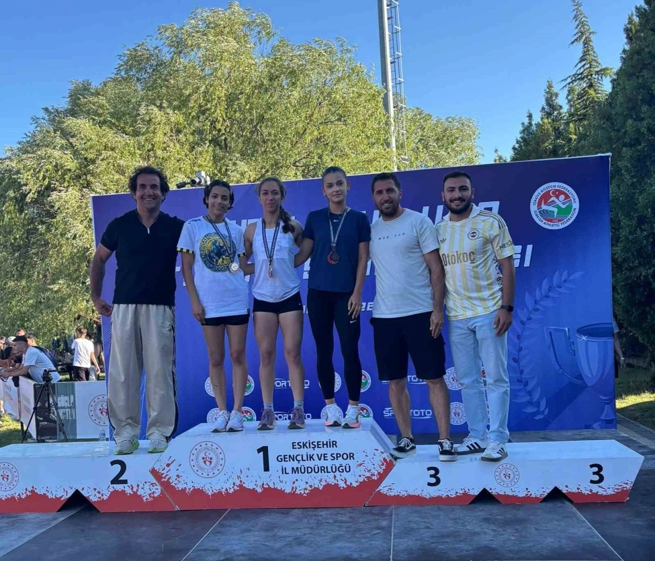 Aydınlı atlet, şampiyonadan madalyayla d&ouml;nd&uuml;
