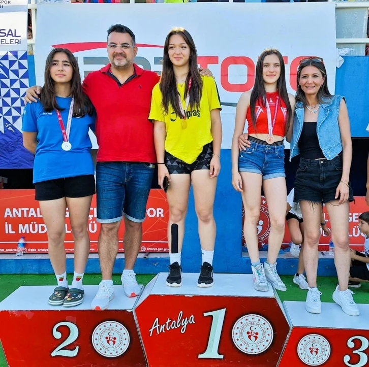 Aydınlı genç sporcular Antalya’ya damga vurdu
