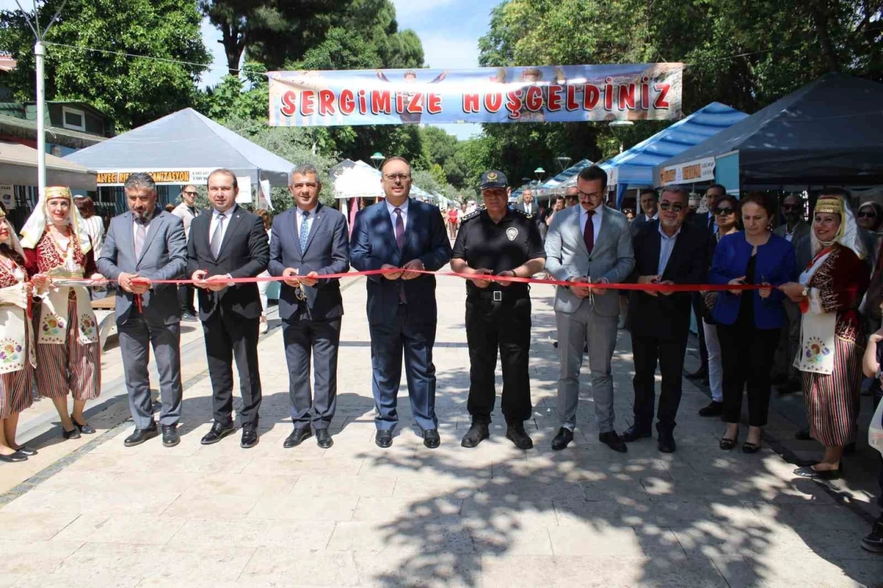 Aydınlı kursiyerler, el emeği ürünlerini görücüye çıkarttı
