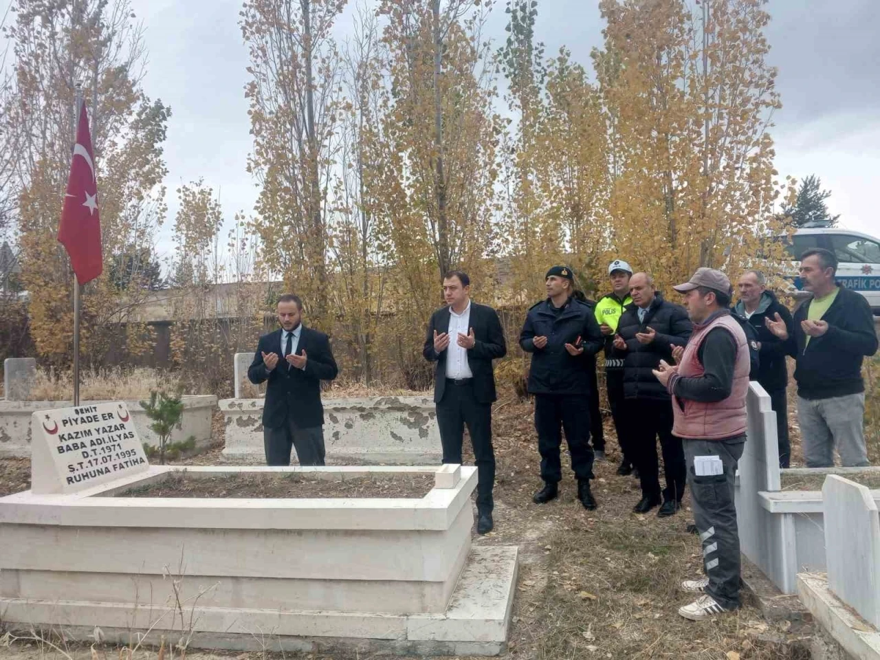 Aydıntepe’de şehitler kabirleri başında dualarla anıldı
