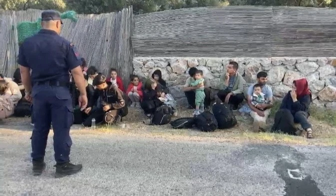 Ayvacık’ta 30 kaçak göçmen yakalandı
