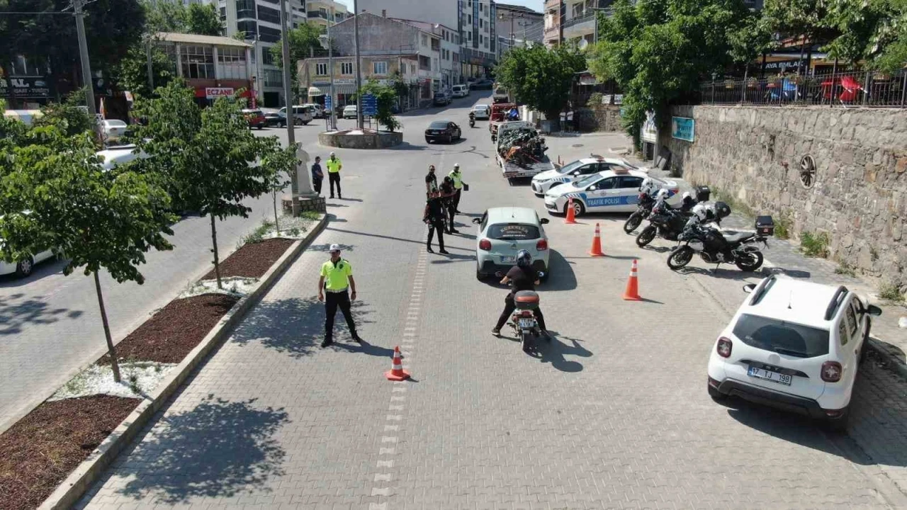 Ayvacık’ta trafik ve asayiş uygulaması
