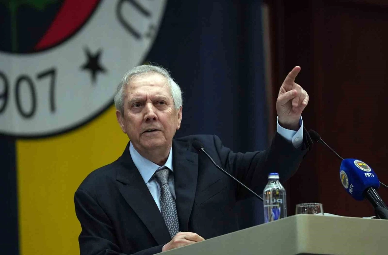 Aziz Yıldırım: "Futbol aklımız, Fenerbah&ccedil;e&rsquo;yi bilen sporculardan oluşacak"
