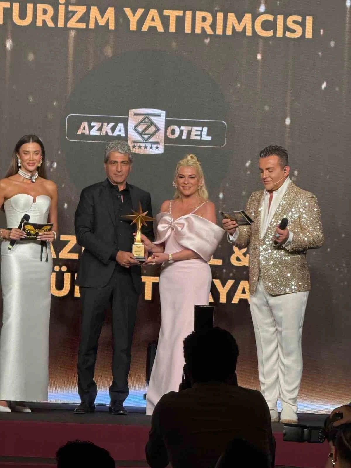 Azka markası 80’inci ödülünü aldı
