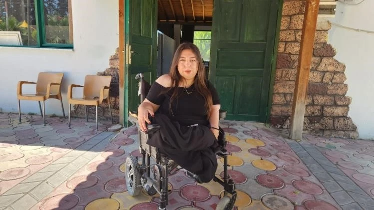 Azmi ile engelli bireylere örnek oluyor
