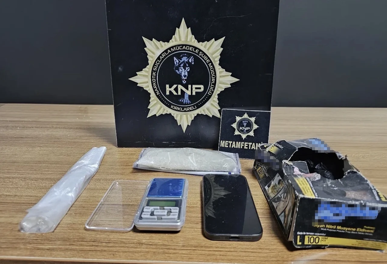 Babaeski&rsquo;de 130 gram metamfetamin ele ge&ccedil;irildi: 2 tutuklama
