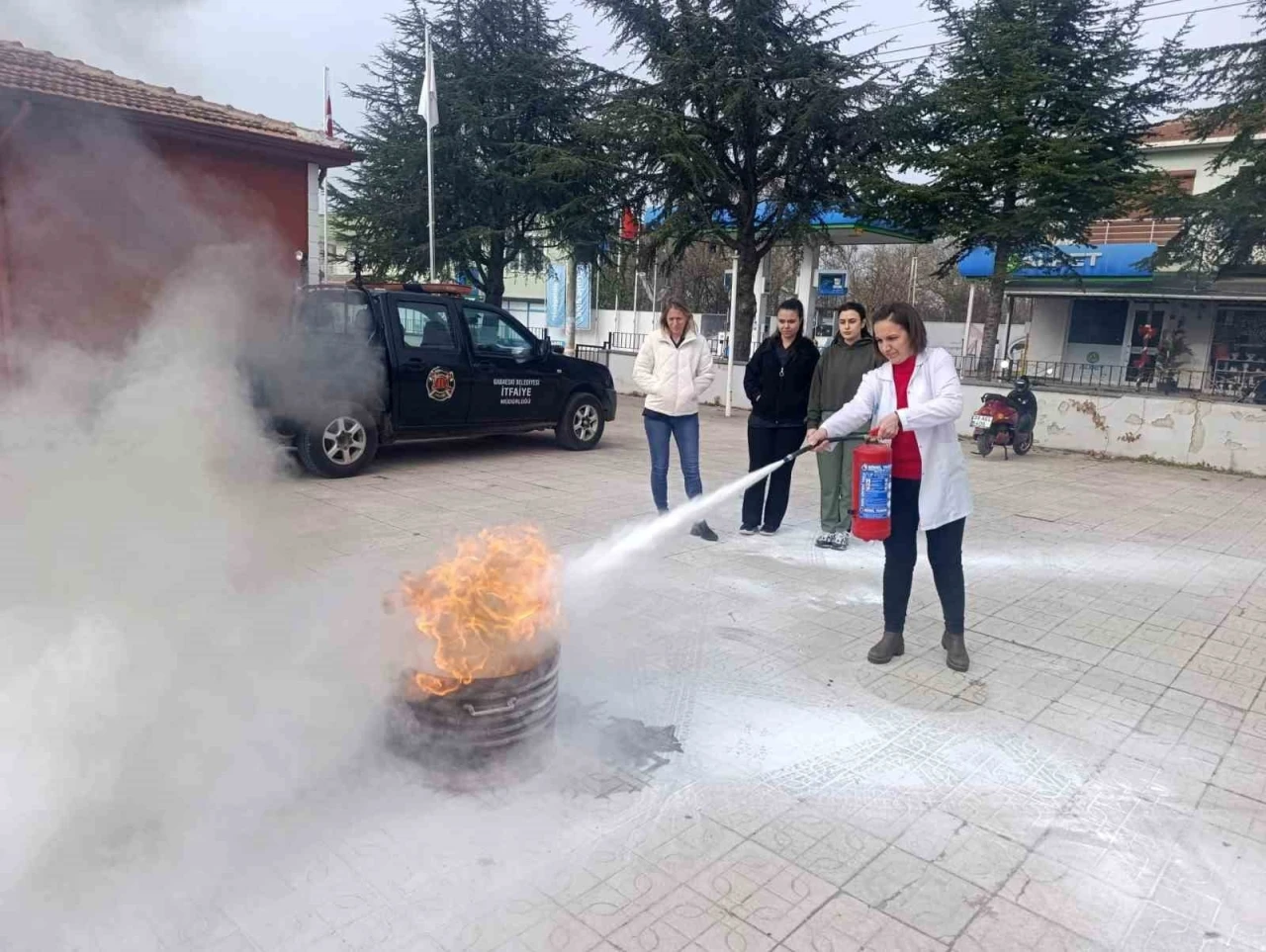 Babaeski&rsquo;de aile sağlık merkezlerinde yangın eğitimi verildi
