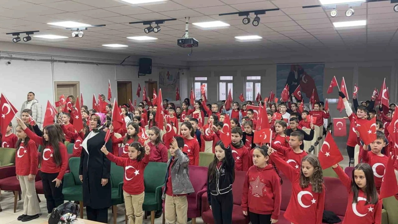 Babaeski&rsquo;de ilk ders &rsquo;Bayrak Sevgisi&rsquo; oldu
