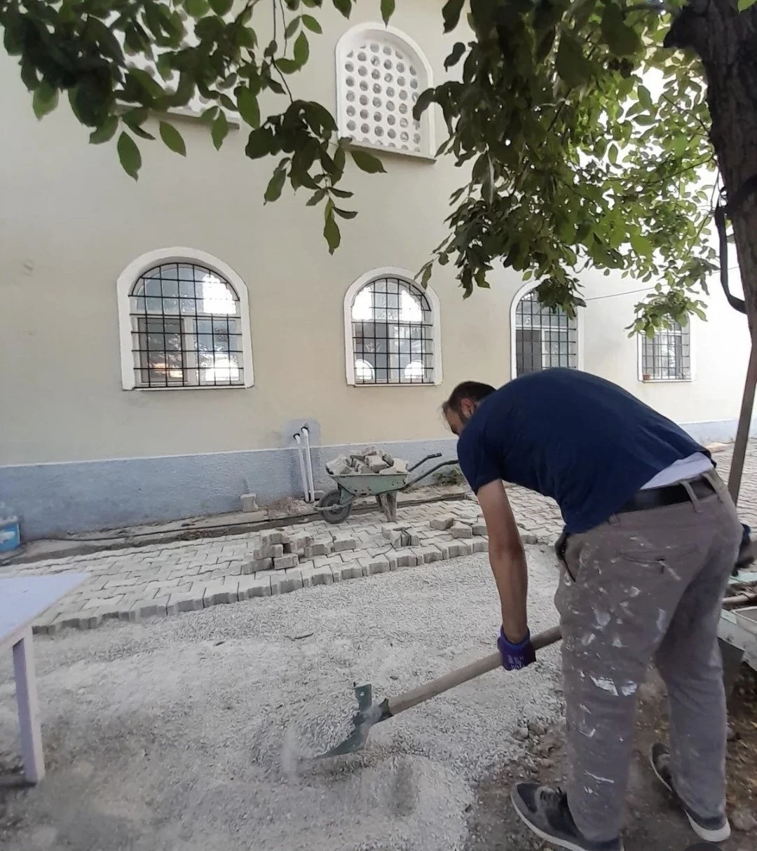 Babaeski’de imamdan örnek davranış
