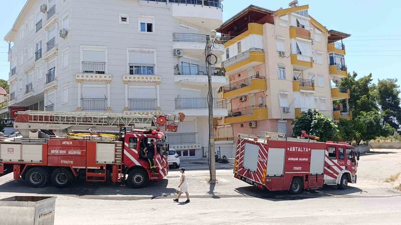 Baca temizliği için soba yaktı, mahalle sakinleri yangın çıktı sandı
