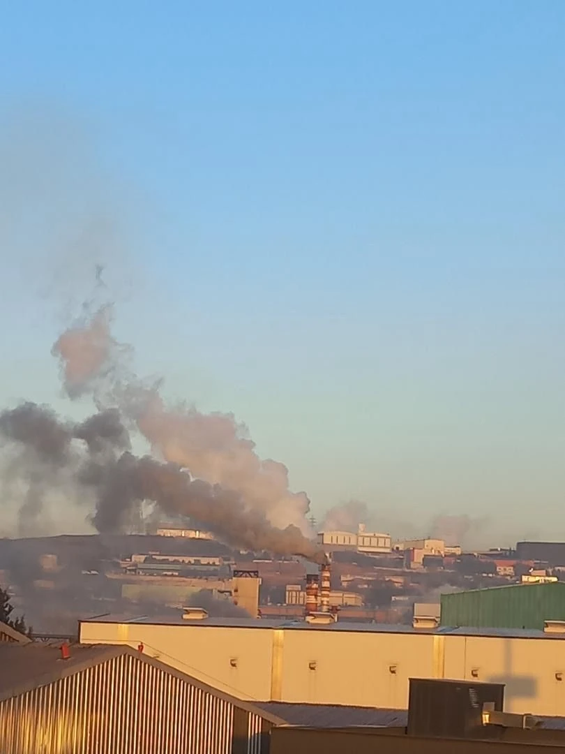 Bacadan &ccedil;ıkan simsiyah duman vatandaşı tedirgin etti
