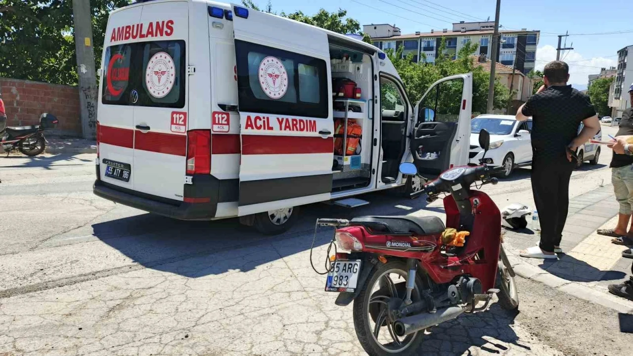 Bafra&rsquo;da motosiklet s&uuml;r&uuml;c&uuml;s&uuml; yaralandı

