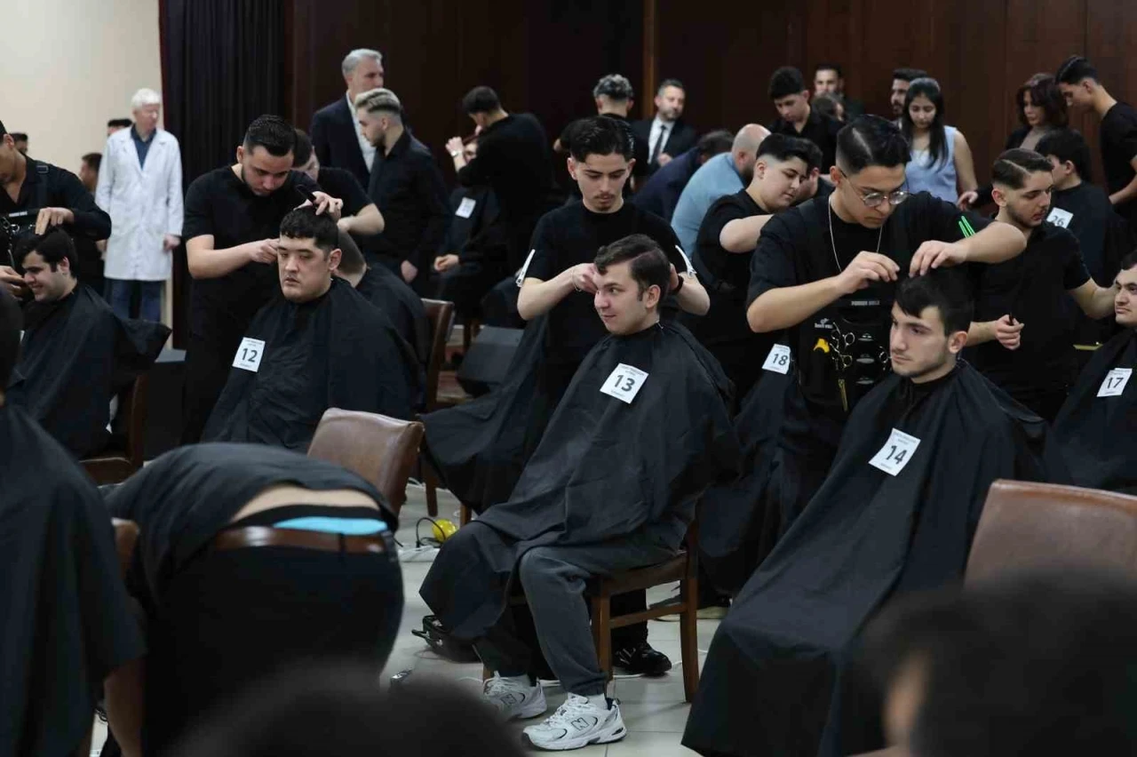 Bağcılar&rsquo;da en iyi kuaf&ouml;rler engelli bireyler i&ccedil;in yarıştı
