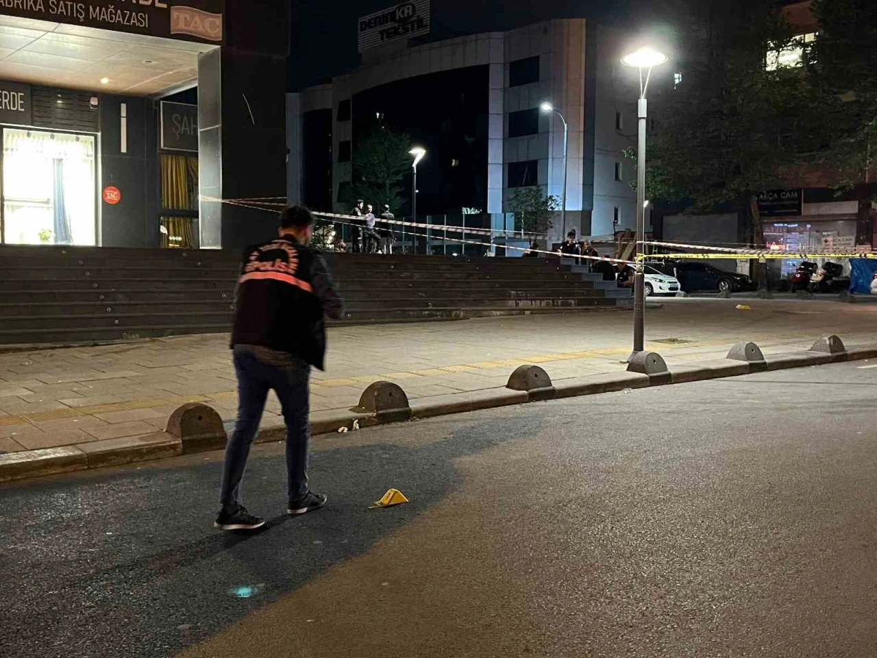 Bağcılar’da tartıştığı husumetlisi tarafından silahla öldürüldü
