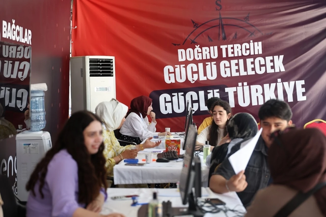 Bağcılar&rsquo;da &uuml;niversite adaylarına &uuml;cretsiz tercih danışmanlığı
