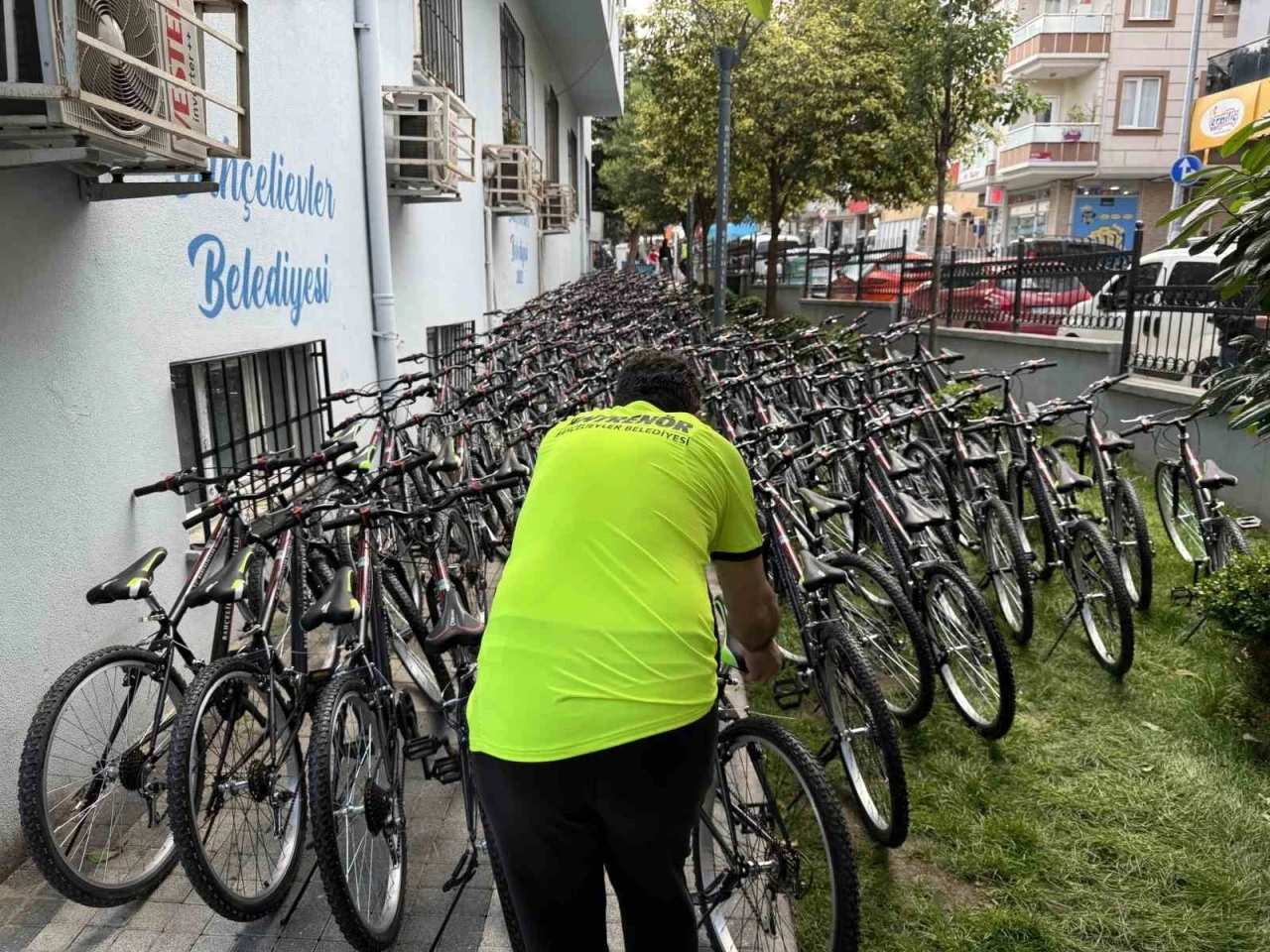 Bahçelievler’de  32. Bisiklet Dağıtım Töreninde 200 bisiklet sahibini buldu
