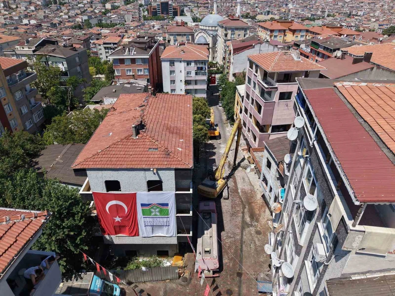 Bahçelievler’de kentsel dönüşüm kapsamında 69 bağımsız bölüm yıkıldı
