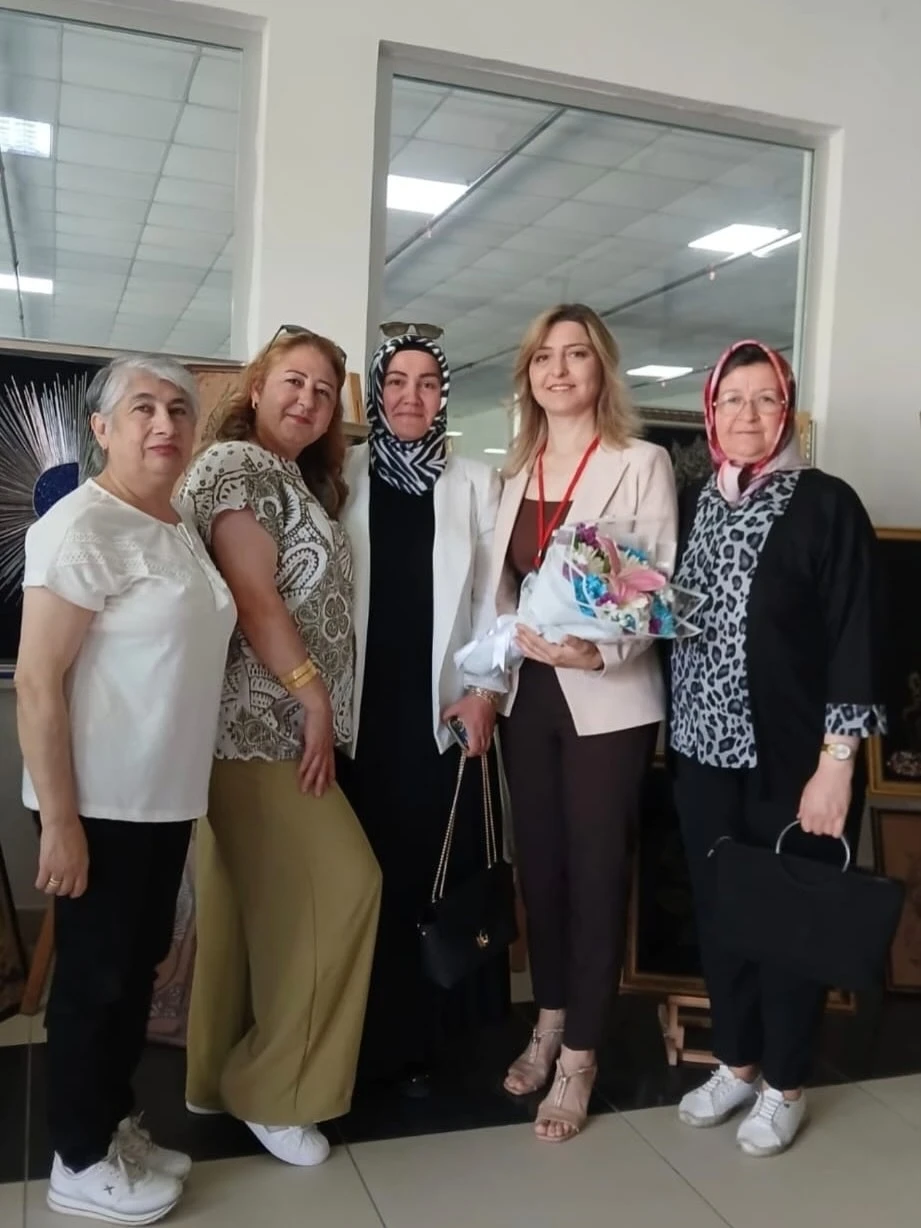 Bah&ccedil;elievler kursundaki eserler Ahmet Akın&rsquo;da sergilendi
