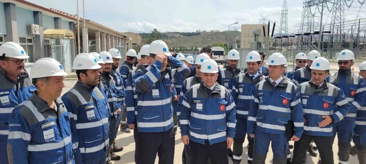 Bakan Bayraktar: &quot;Elektrik dağıtım hizmetlerimizi kaliteli ve kesintisiz bir şekilde vermeye devam edeceğiz&quot;
