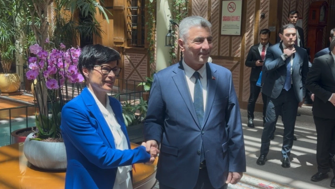 Bakan Bolat AB Genişleme Komiseri Marta Kos ile g&ouml;r&uuml;şt&uuml;