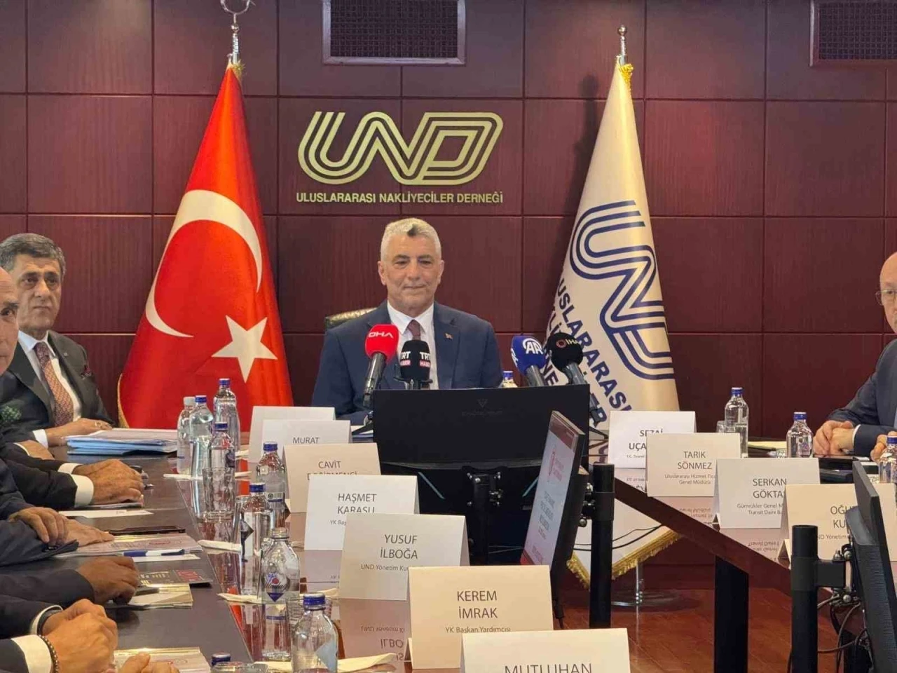 Bakan Bolat: &quot;Türkiye milli gelirinin 13’de 1’ini kara, hava, deniz ve demiryollarından oluşan lojistik sektörü sağlıyor&quot;
