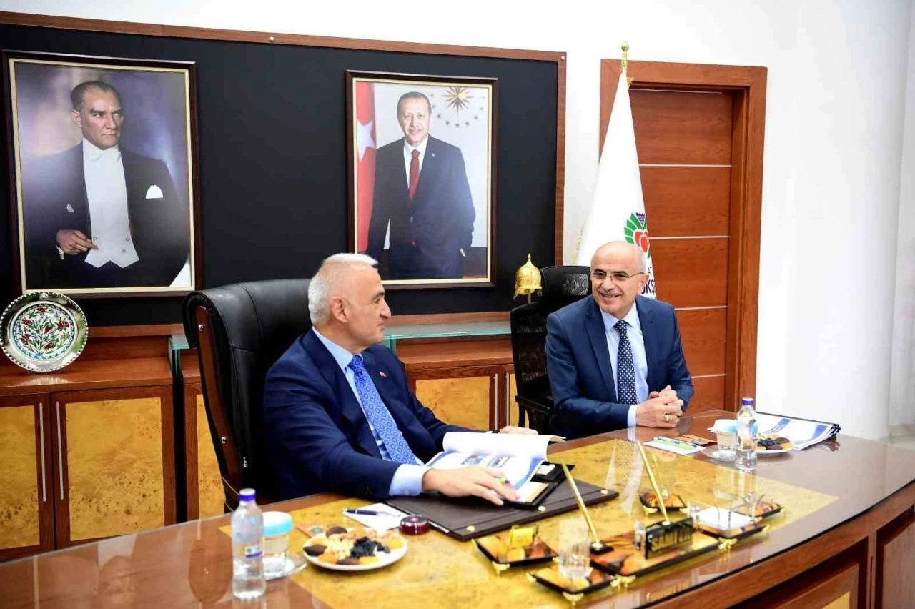 Bakan Ersoy&rsquo;dan Başkan Er&rsquo;e ziyaret
