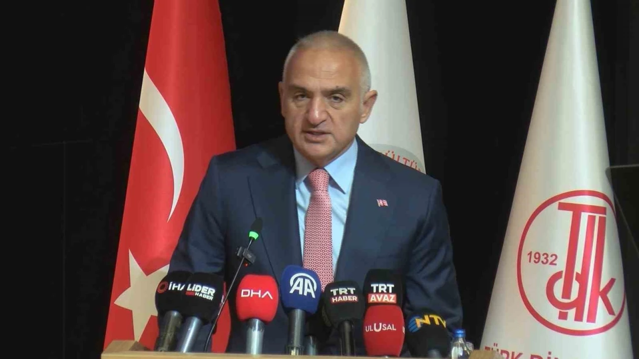 Bakan Ersoy: "Dil bir milletin sadece iletişim aracı değil hafızası, vicdanı ve y&uuml;reğidir"
