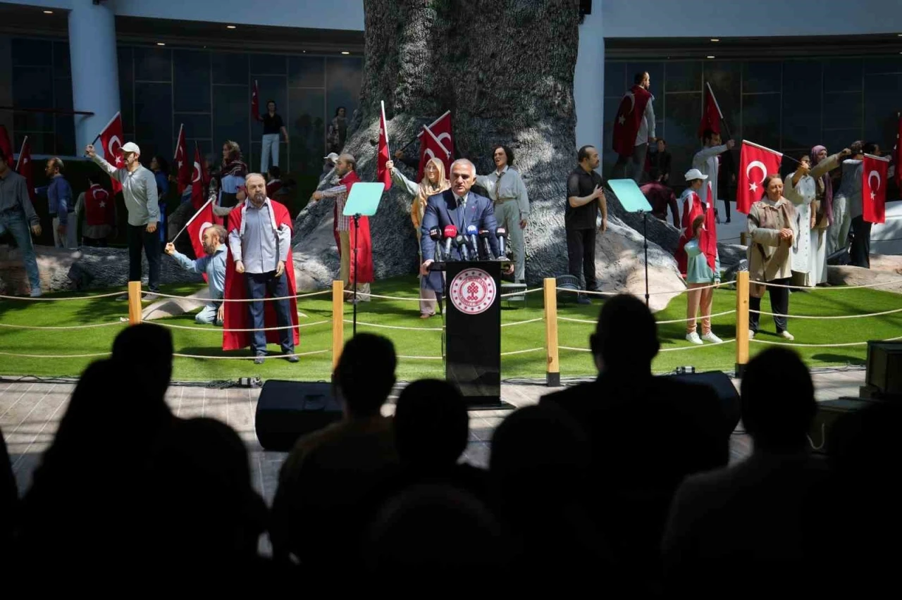 Bakan Ersoy: &quot;Türk milletinin iradesini yok sayanların kaybetmeye mahkum olduklarını o gece yeniden gösterdik&quot;
