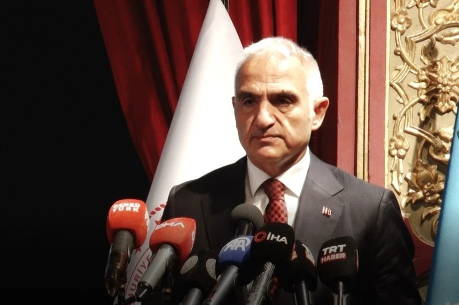 Bakan Ersoy: "Ziya G&ouml;kalp yalnızca bir yazar ya da şair değil, T&uuml;rk d&uuml;nyasının fikir babasıdır"
