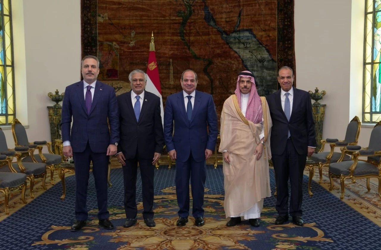 Bakan Fidan, Mısır Cumhurbaşkanı es-Sisi ile bir araya geldi
