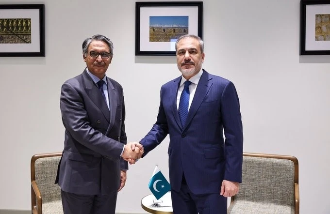 Bakan Fidan, Pakistanlı mevkidaşı Jilani&rsquo;yle g&ouml;r&uuml;şt&uuml;
