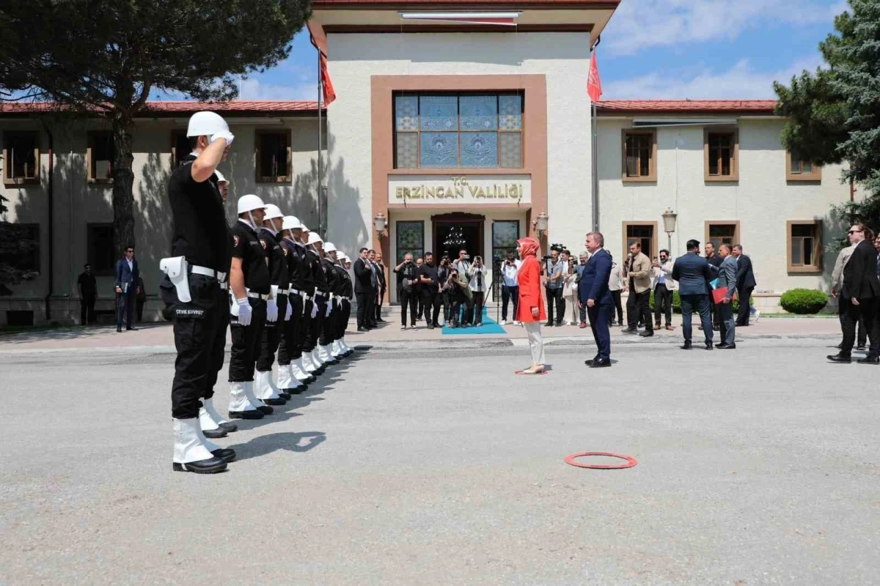 Bakan Göktaş, Erzincan Valiliğini ziyaret etti
