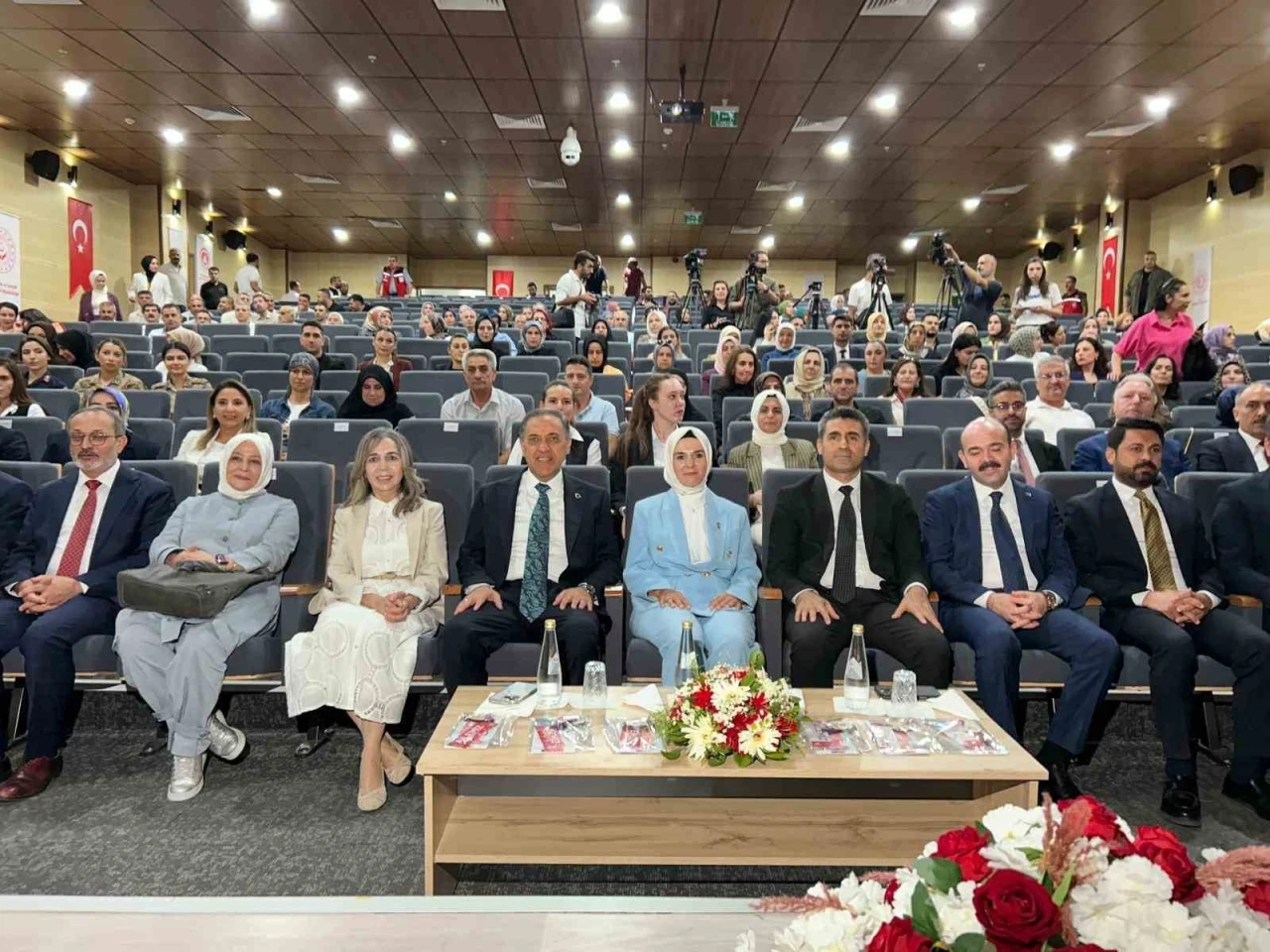 Bakan Göktaş: "8 bin 923 ailemizde 10 bin 665 çocuğumuza umut dolu bir gelecek sunuyoruz"
