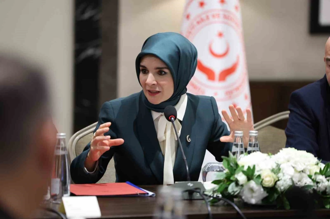 Bakan G&ouml;ktaş: "Sosyal risk haritalarımızla sahada erken uyarı ve sistematik izleme konusunda yeni bir d&ouml;nem başlattık"
