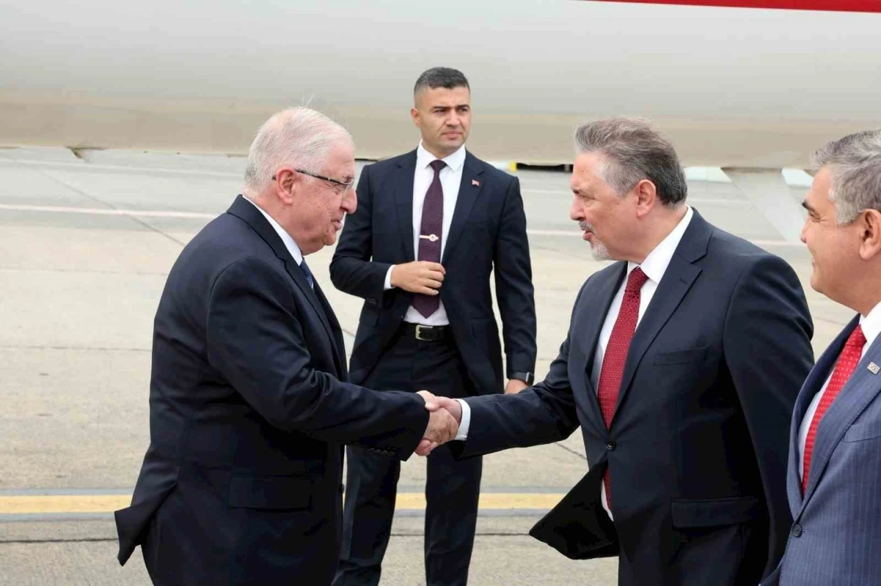 Bakan Güler, Brüksel’deki NATO Karargahını ziyaret etti
