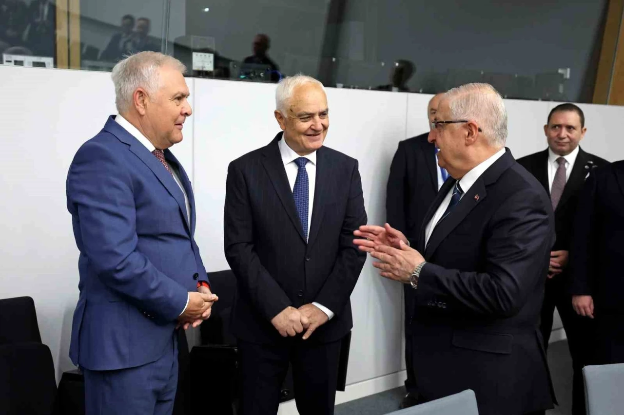 Bakan Güler, Bulgaristan ve Romanya savunma bakanları ile görüştü
